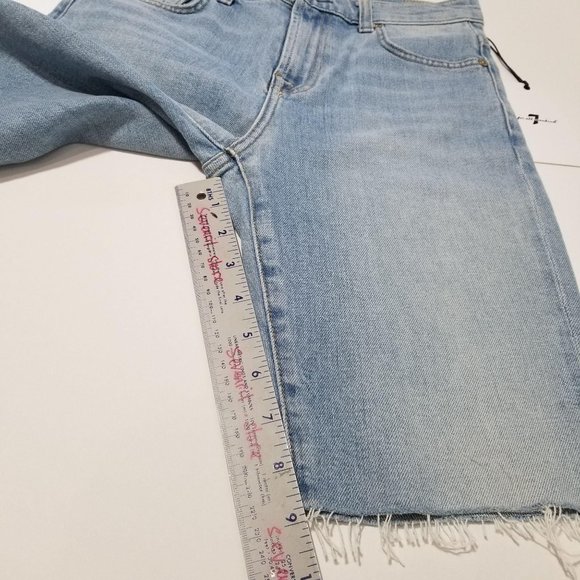 7 For All Mankind High Rise Waist Bermuda Short - Picture 10 of 10